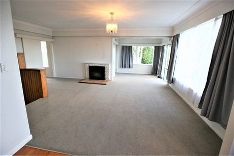 Photo of property in 12 Covil Avenue, Te Atatu South, Auckland, 0610