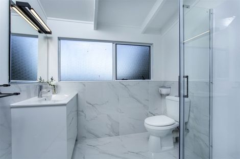 Photo of property in 2a Castleton Street, Birkdale, Auckland, 0626