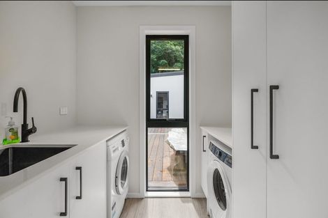 Photo of property in 33a Gillespies Road, Birchville, Upper Hutt, 5018