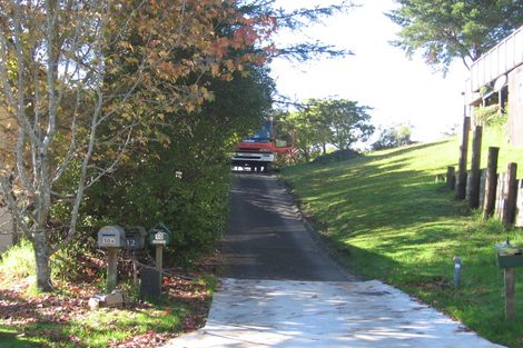 Photo of property in 14 Longfellow Parade, Glen Eden, Auckland, 0604