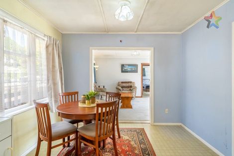 Photo of property in 72 Glen Road, Stokes Valley, Lower Hutt, 5019