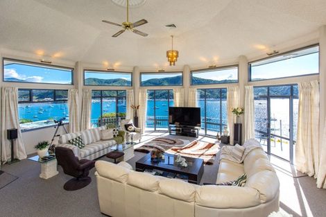 Photo of property in 8 Marina View, Waikawa, Picton, 7281