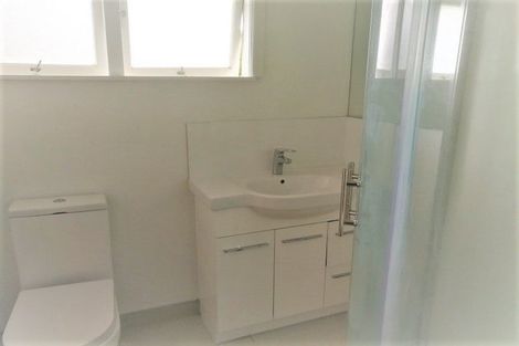 Photo of property in 2/13 Ocean View Road, Hillcrest, Auckland, 0627