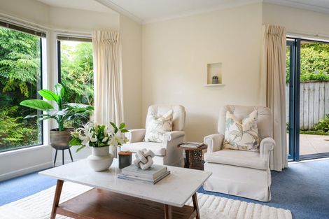 Photo of property in 16 Cloake Way, Palmerston North, 4414