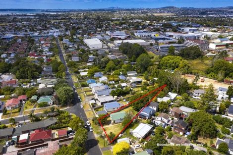 Photo of property in 15 Brandon Road, Glen Eden, Auckland, 0602