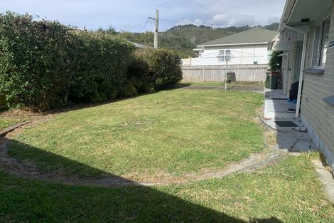 Photo of property in 3 Hawthorn Crescent, Stokes Valley, Lower Hutt, 5019