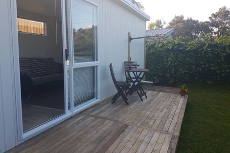 Photo of property in 5 Holgate Avenue, Herald Island, Auckland, 0618