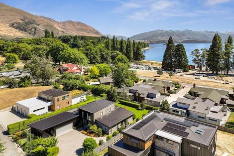 Photo of property in 5 Jessies Crescent, Wanaka, 9305