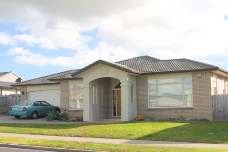Photo of property in 17 Corrofin Drive, East Tamaki, Auckland, 2013
