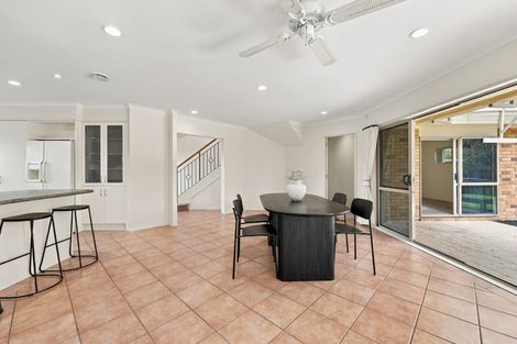 Photo of property in 6 San Ambrosio Rise, Henderson, Auckland, 0612