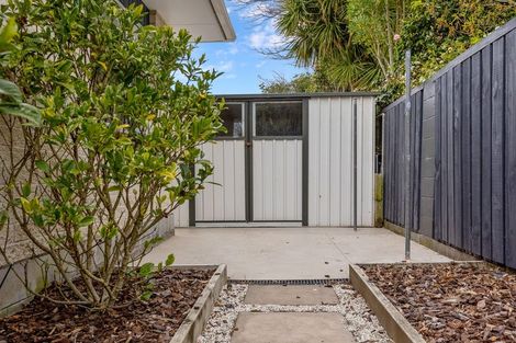 Photo of property in 2/10 Nursery Place, Westown, New Plymouth, 4310