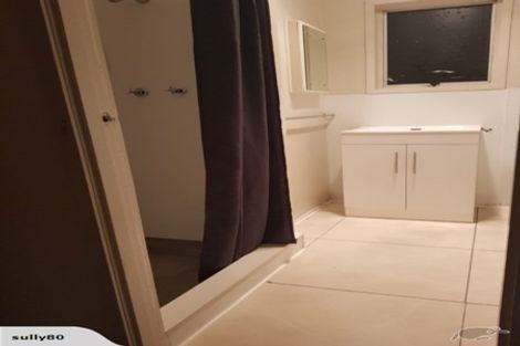 Photo of property in 8 Pukeroa Place, Papakura, 2110