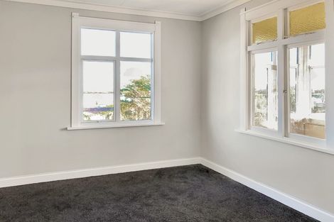 Photo of property in 1 Ashton Terrace, Castlecliff, Whanganui, 4501