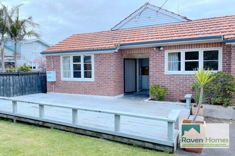 Photo of property in 31 Queensway, Three Kings, Auckland, 1024