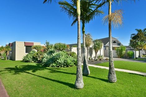 Photo of property in 58 Settlers Grove, Orewa, 0931