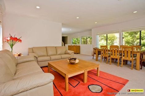 Photo of property in 10a Zion Road, Birkenhead, Auckland, 0626
