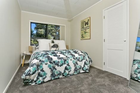 Photo of property in 26 Cabello Place, Unsworth Heights, Auckland, 0632