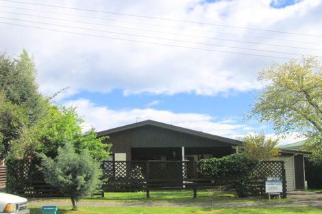 Photo of property in 2/19 Chesham Avenue, Waipahihi, Taupo, 3330