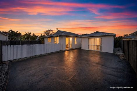 Photo of property in 2/58 Inwoods Road, Parklands, Christchurch, 8083