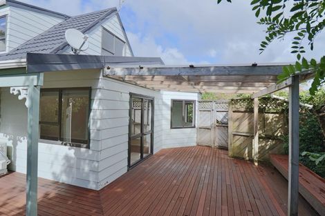 Photo of property in 1/5 Rosca Lane, Sunnyhills, Auckland, 2010