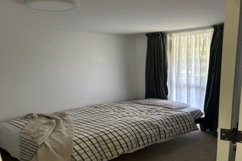 Photo of property in 141 Churton Drive, Churton Park, Wellington, 6037