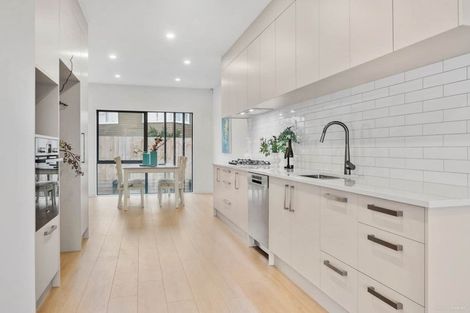 Photo of property in 3/28 Ludlow Terrace, Totara Vale, Auckland, 0627