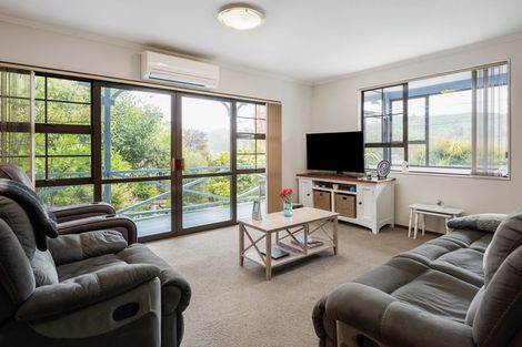 Photo of property in 168 Waikawa Road, Picton, 7220