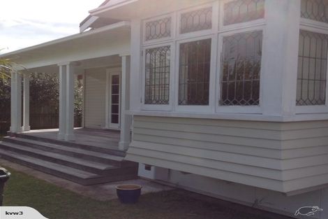 Photo of property in 34 Queensway, Three Kings, Auckland, 1024