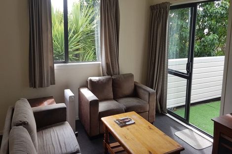 Photo of property in 8b Schnapper Rock Road, Schnapper Rock, Auckland, 0632