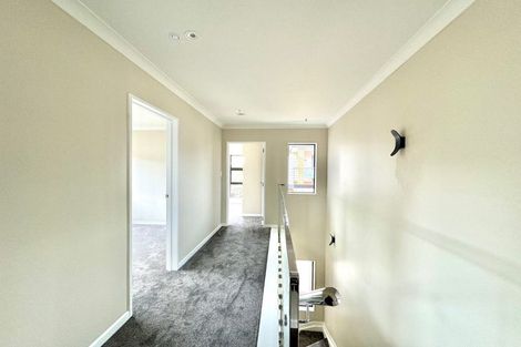 Photo of property in 8b Kelvyn Grove, Hillpark, Auckland, 2102