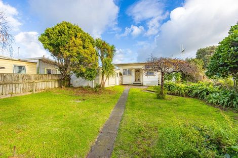 Photo of property in 34 Miro Street, Castlecliff, Whanganui, 4501