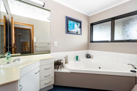 Photo of property in 35 Sandspit View Way, Ngunguru, Whangarei, 0173