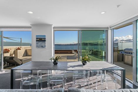 Photo of property in 225 Lake Terrace, Waipahihi, Taupo, 3330