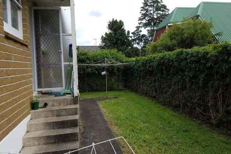 Photo of property in 10 Harding Avenue, Te Atatu South, Auckland, 0610