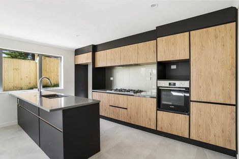 Photo of property in 8/11 Celeste Place, Totara Vale, Auckland, 0627