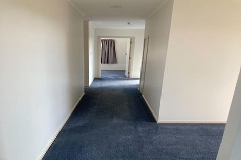 Photo of property in 1/23 Weldene Avenue, Glenfield, Auckland, 0629