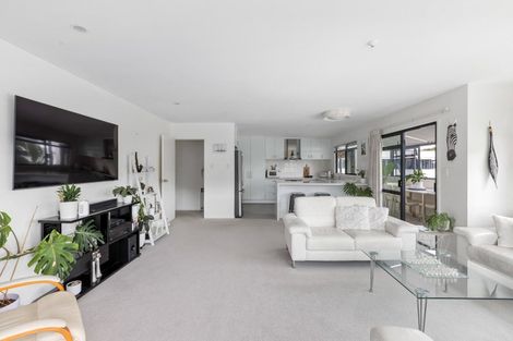 Photo of property in 15e Puriri Avenue, Orewa, 0931