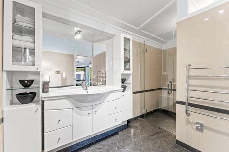 Photo of property in 84 Brick Bay Drive, Sandspit, Warkworth, 0982