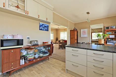 Photo of property in 14 John Ross Place, Kairakau, Elsthorpe, 4295