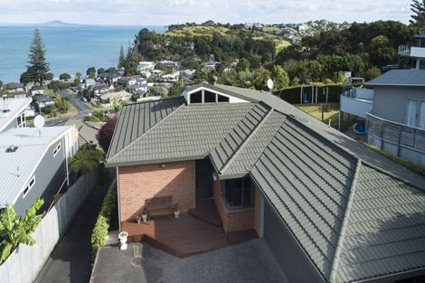 Photo of property in 46 Wade River Road, Stanmore Bay, Whangaparaoa, 0932