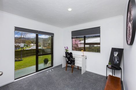 Photo of property in 3 Topaz Street, Birchville, Upper Hutt, 5018