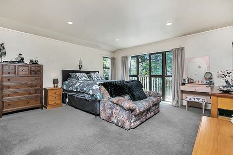 Photo of property in 17 Holyoake Place, Chatswood, Auckland, 0626
