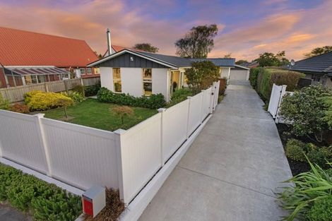 Photo of property in 143 Queenspark Drive, Parklands, Christchurch, 8083