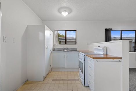 Photo of property in 8a Williams Place, Fairfield, Hamilton, 3214