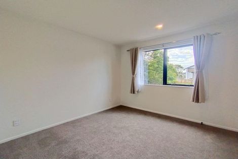 Photo of property in 43d West Harbour Drive, West Harbour, Auckland, 0618