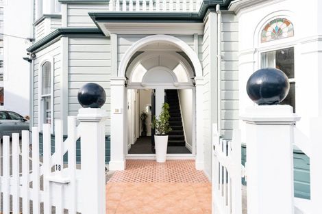 Photo of property in 18 Portland Crescent, Thorndon, Wellington, 6011