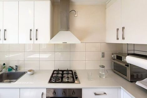 Photo of property in 15 Ware Place, Pakuranga Heights, Auckland, 2010