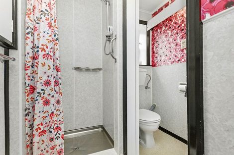 Photo of property in 64 Larsen Crescent, Tawa, Wellington, 5028