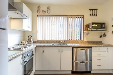 Photo of property in 11 Pengelly Place, Parakai, 0830