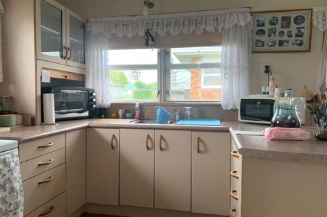 Photo of property in 8 Eton Place, Levin, 5510